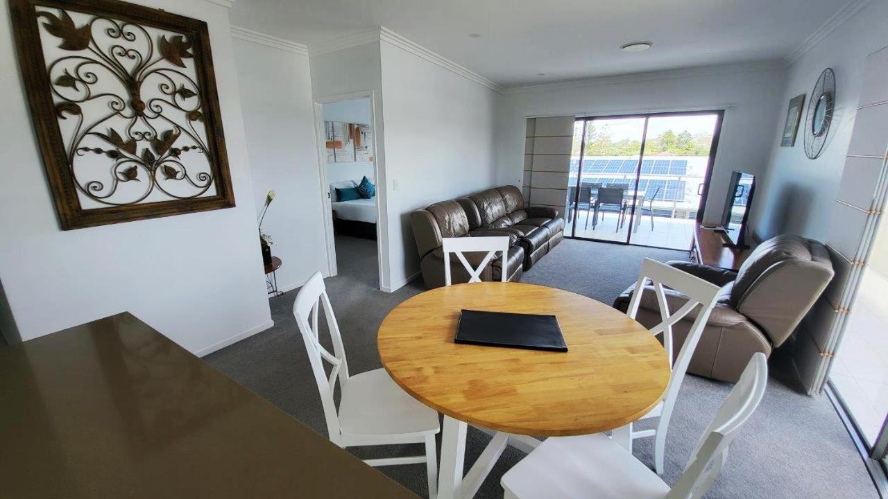 Aparthotel Eden By The Bay Hervey Bay Exterior foto