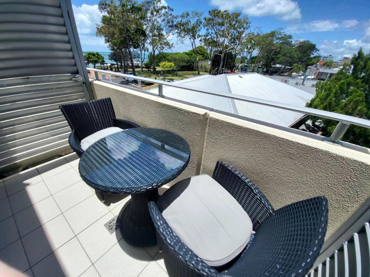 Aparthotel Eden By The Bay Hervey Bay Exterior foto
